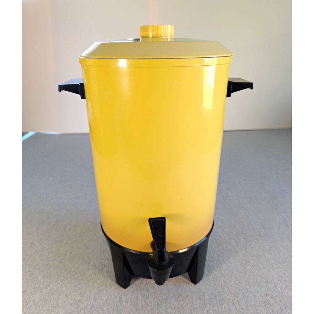 West Bend Electric 30 cup Coffee Percolator With Front Pour Spout Works Great